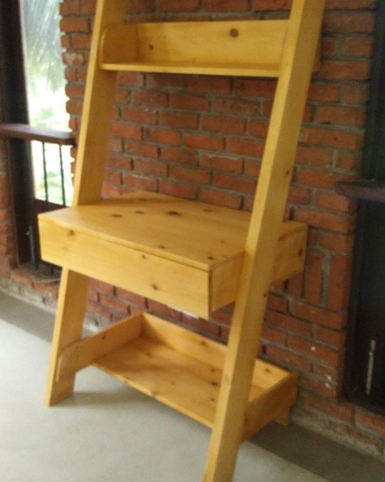 Ladder Lean Study Table