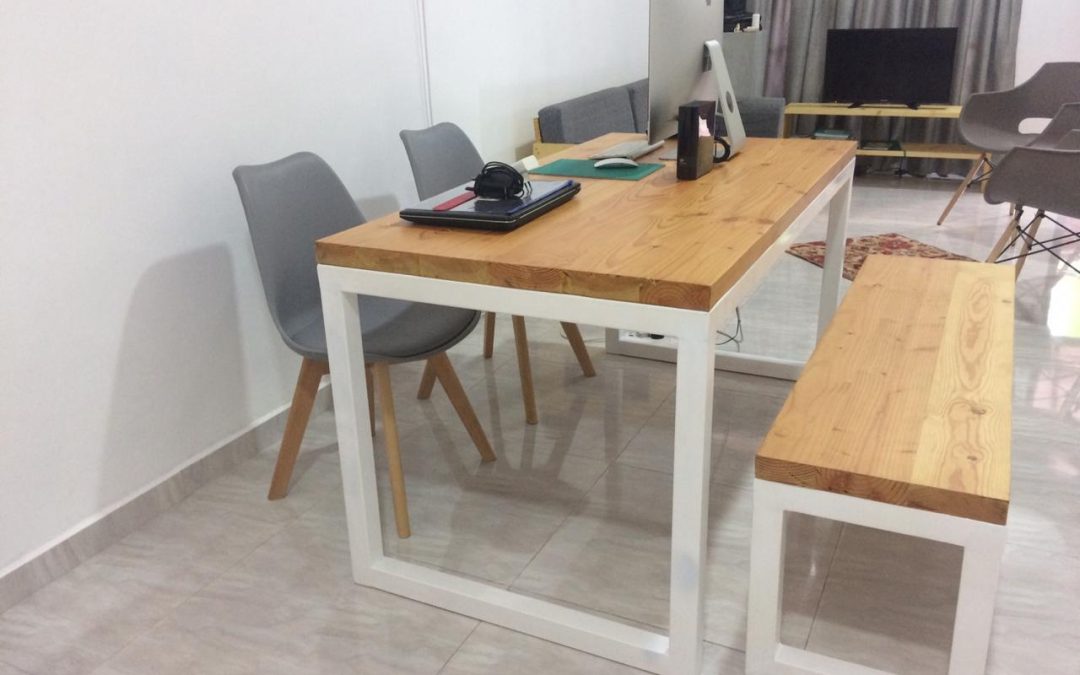 White Elegant Dining Table Made out of Douglas Fir wood