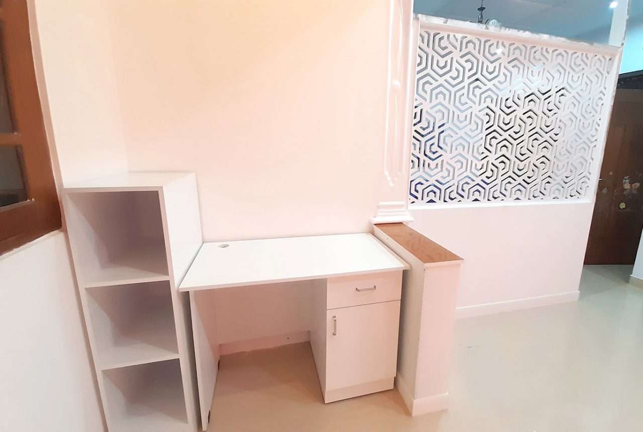 Kids Study room, kids furniture, kids study table LED table lamp | The Pine Studio